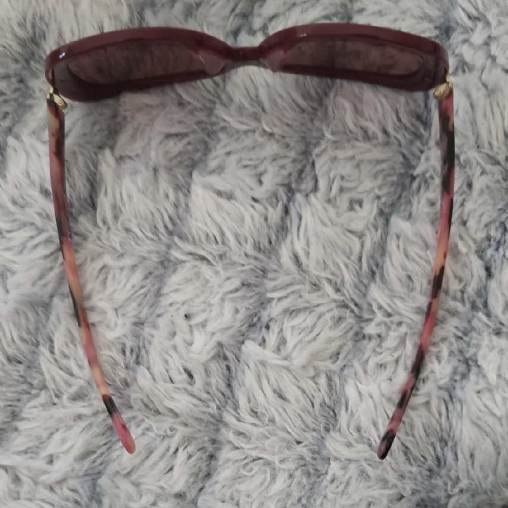 Tory Burch Burgundy Sunglasses with Case - Picture 2 of 15